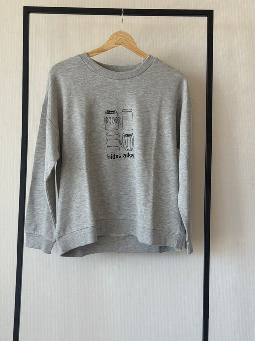 暮らしの柄刺繍入り裏起毛スウェット
