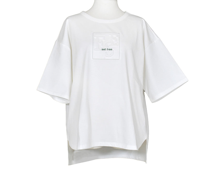 エンボスロゴTシャツ | Tシャツ・カットソー | Noela OFFICIAL