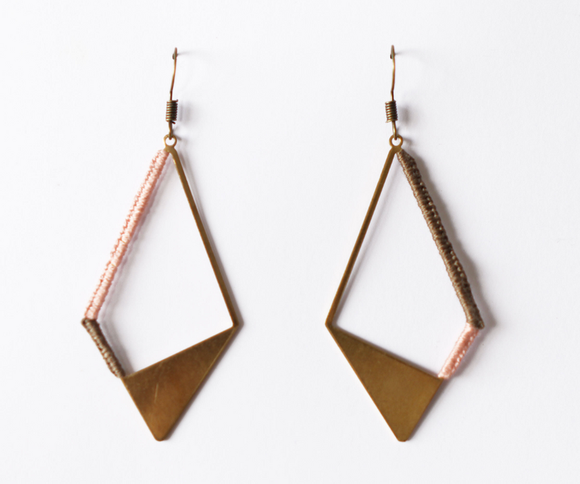 【JOJONO】刺繍カラフルひし形ピアス