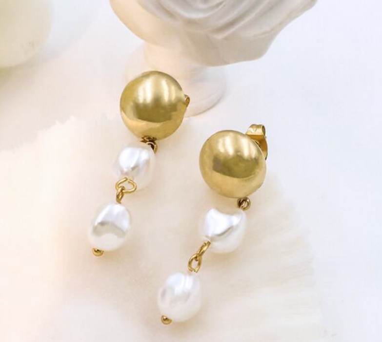 【JOJONO】揺れるトリオのバロックパールピアス